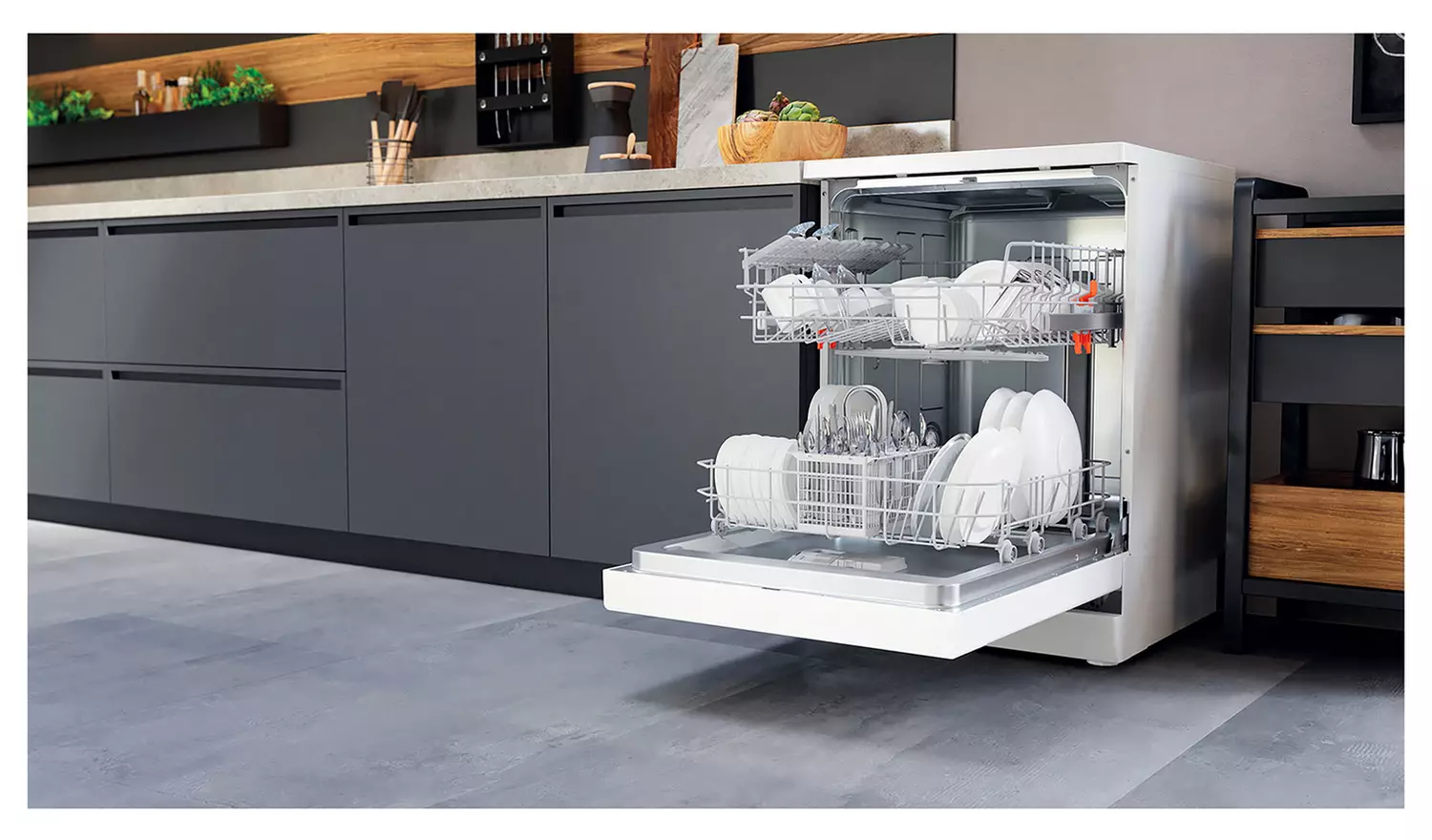 Hotpoint H2F HL626 UK Full Size Dishwasher - White