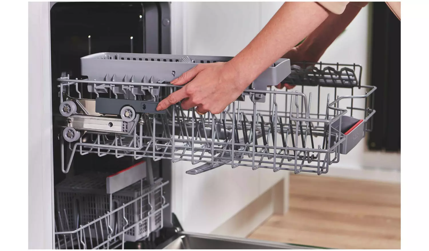 Bosch SMS4EKW06G Full Size Dishwasher - White