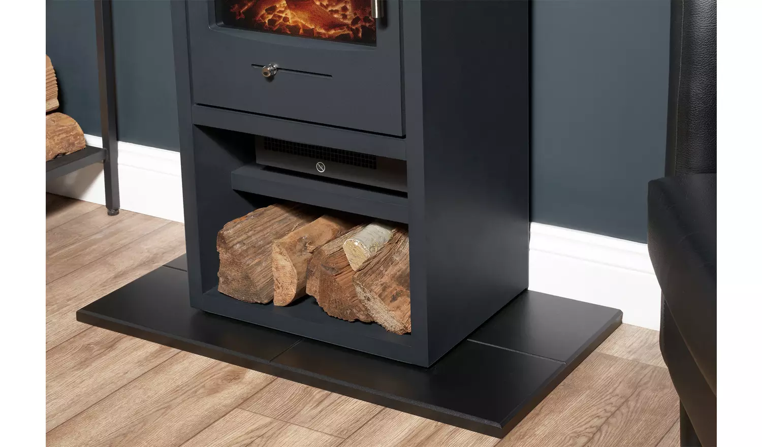 Adam Bergen 1.8kW Electric Stove With Angled Pipe
