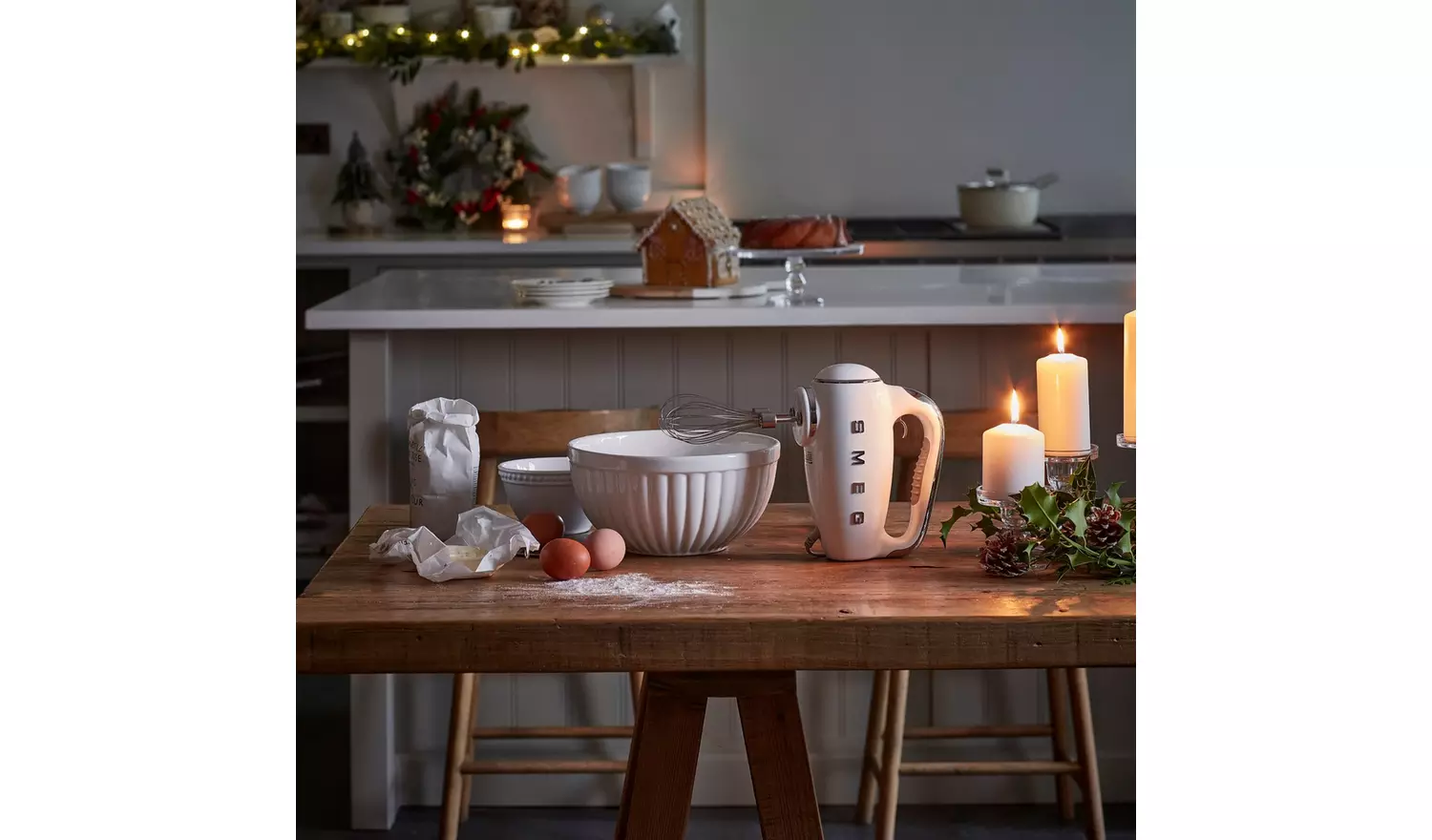 Smeg HMF01CRUK 50's Style Retro Electric Hand Mixer - Cream