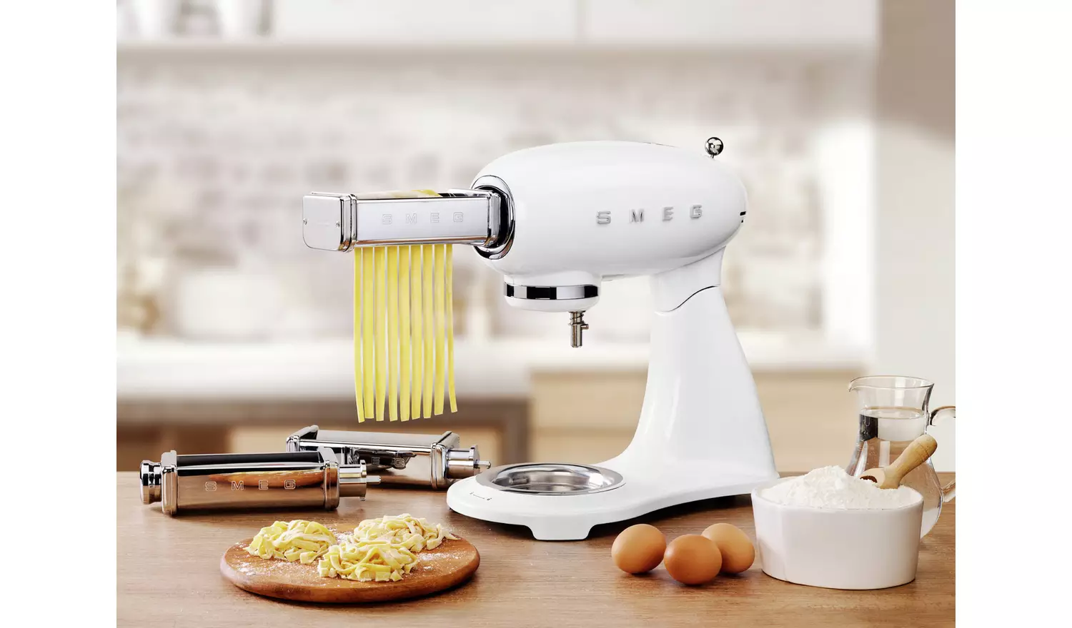 Smeg SMF03WHUK 50's Style Retro Food Mixer with Stand White