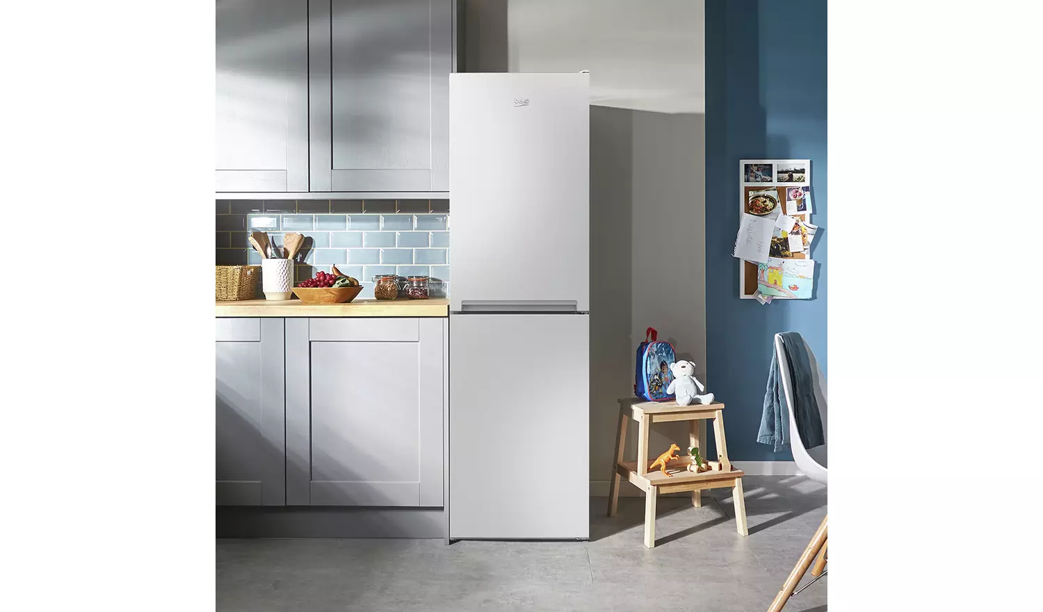 Beko CFG4582W Freestanding Fridge Freezer - White