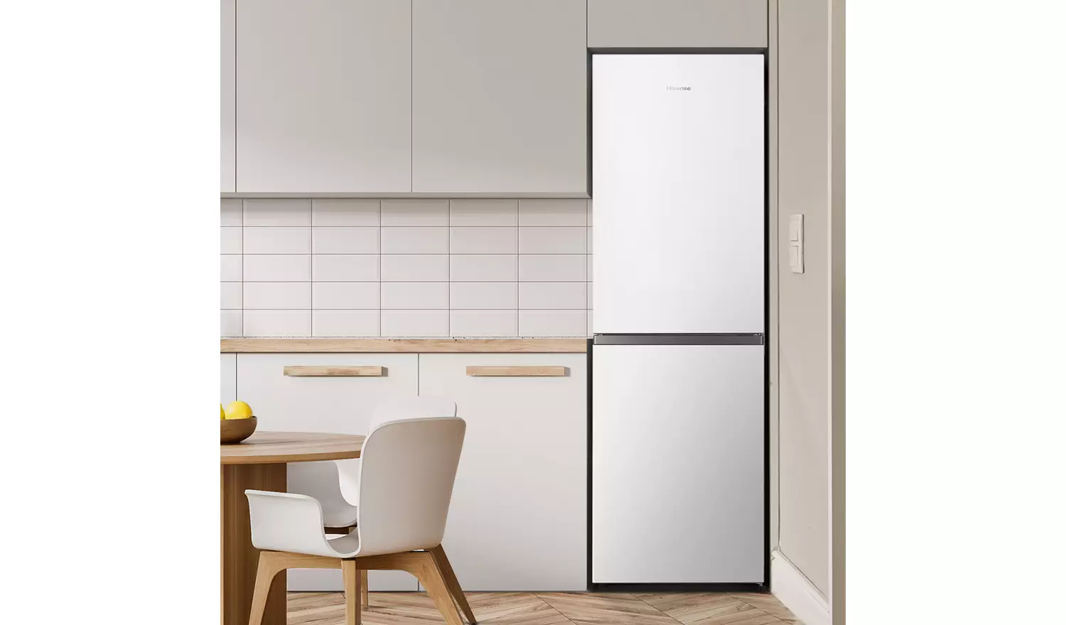Hisense RB327N4BWE Freestanding Fridge Freezer - White