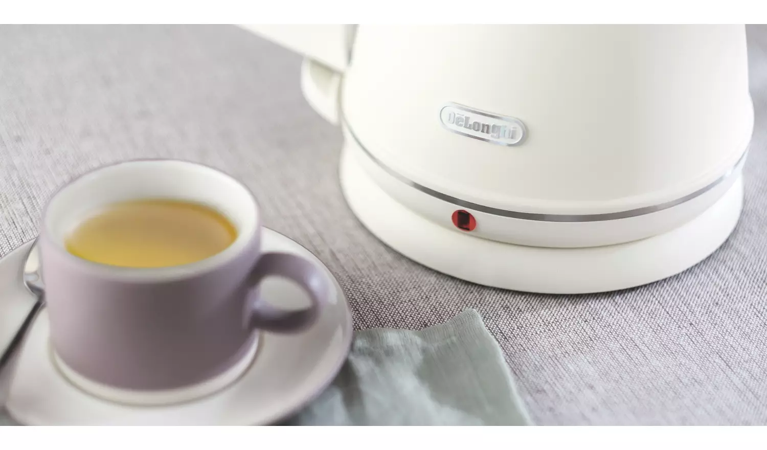 De'Longhi KBX3016.BG Argento Flora Kettle - Beige