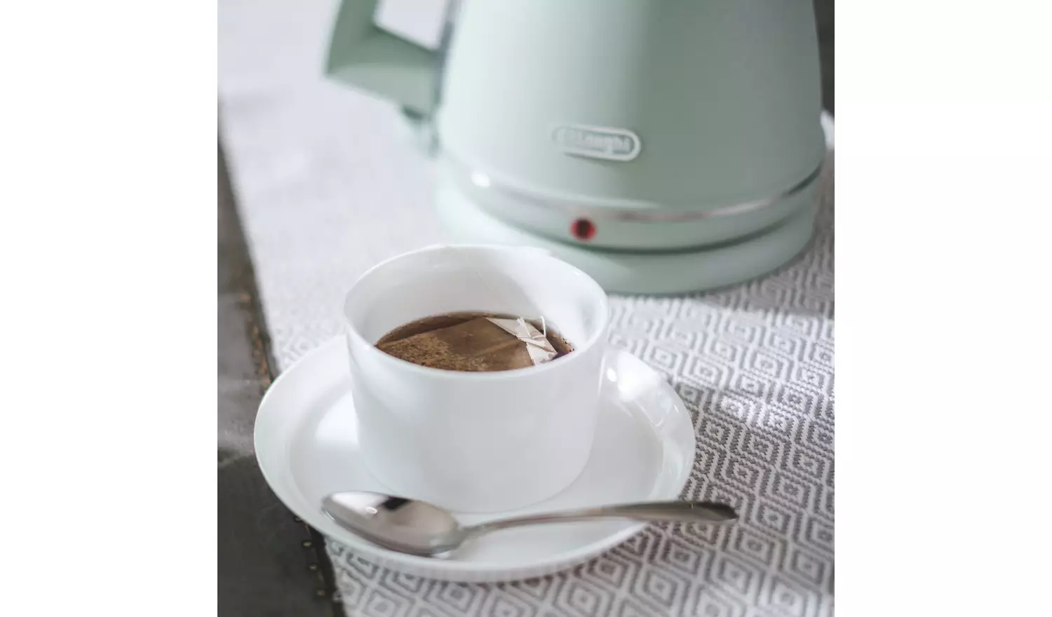 De'Longhi KBX3016.GR Argento Flora Kettle - Green