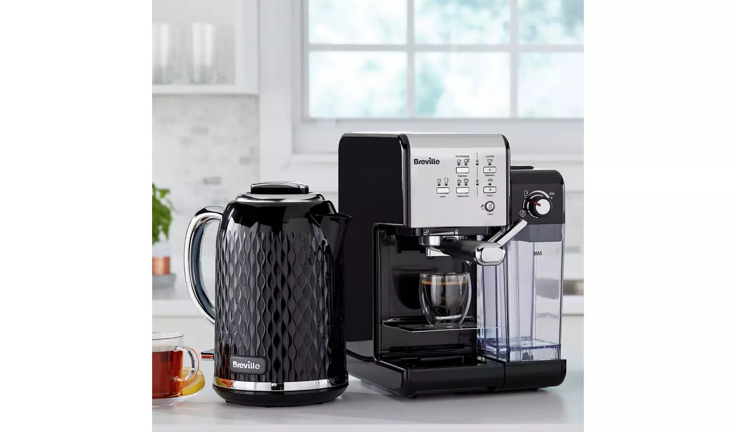 Breville VKT017 Curve Kettle - Black and Chrome