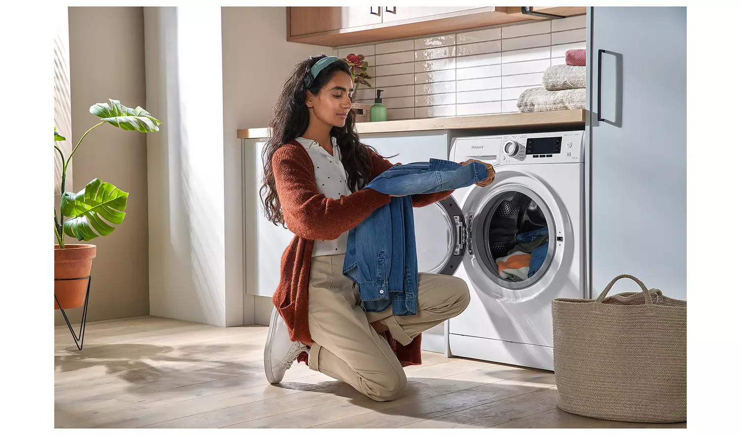 Hotpoint NDD86448WDAUK 8kg/6kg 1400 Spin Washer Dryer- White