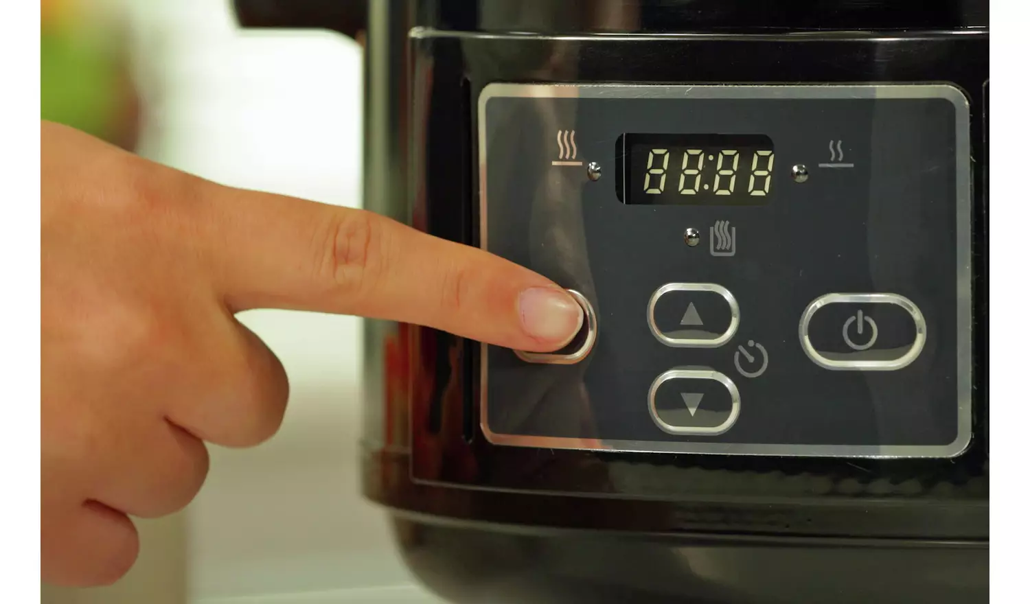 Crockpot 4.7L Hinged Lid Digital Slow Cooker - Black