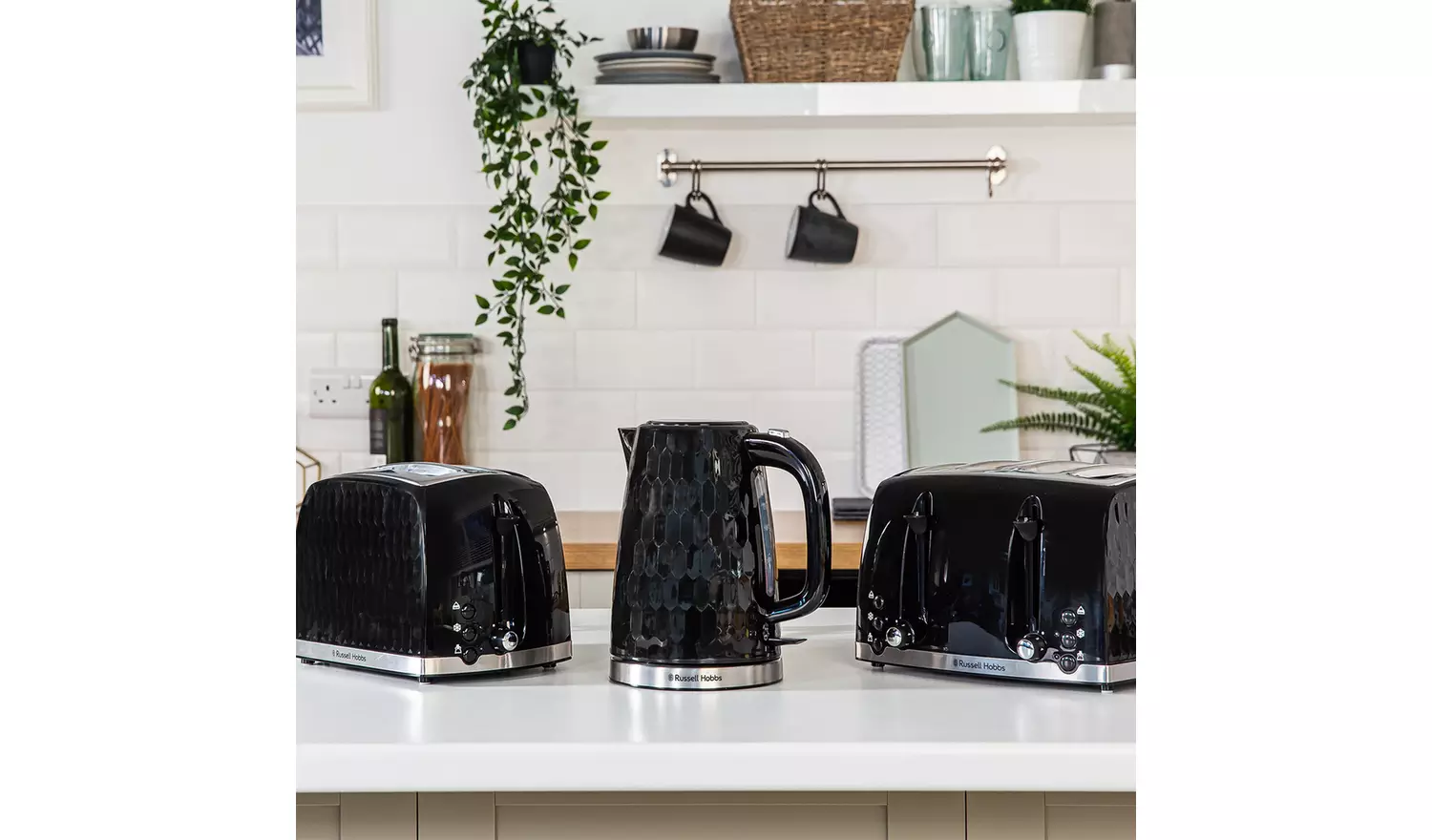 Russell Hobbs Honeycomb 2 Slice Black Plastic Toaster 26061