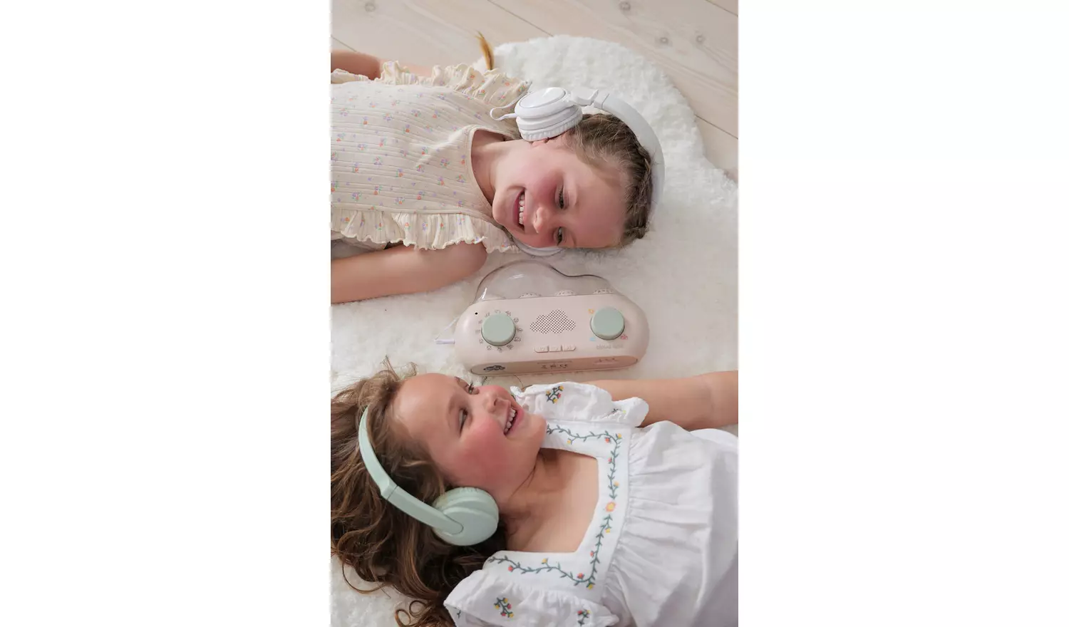 Cloud B CloudBox Story Telling Night Light Projector Soother