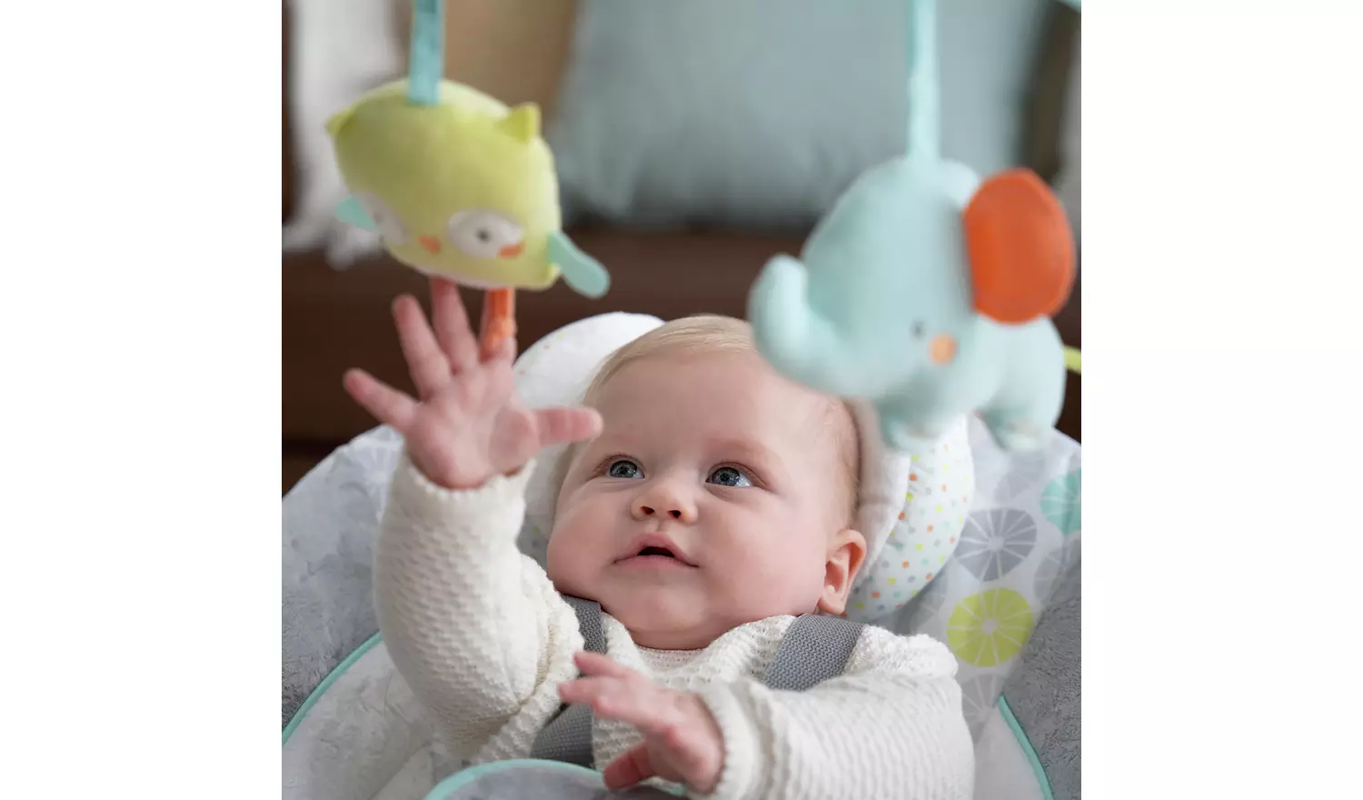 Ingenuity Swing 'n Go Hugs And Hoot Baby Swing