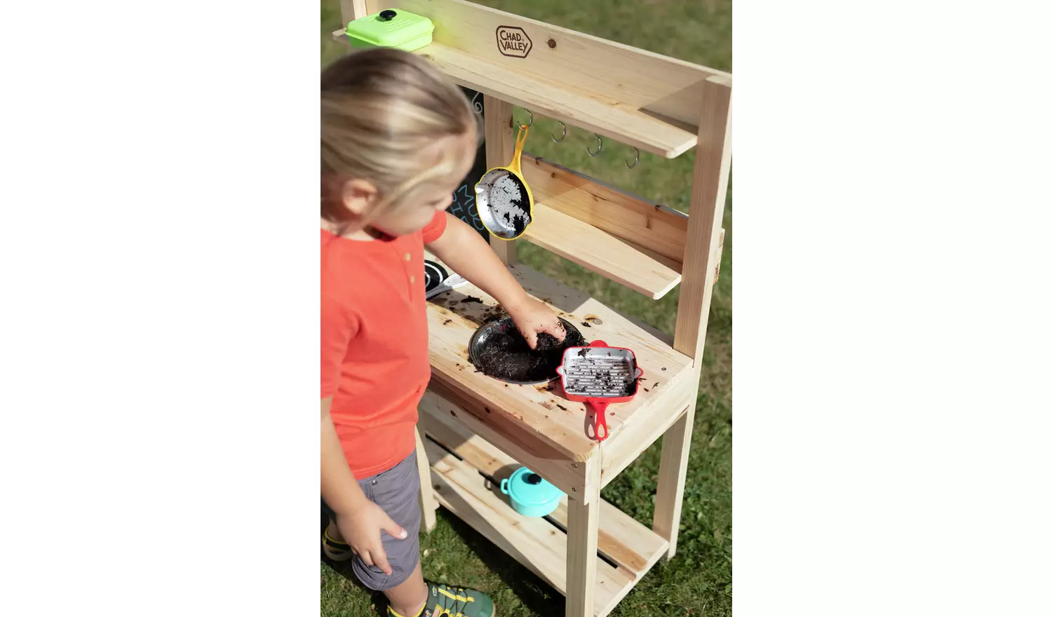 Chad Valley Mud Kitchen