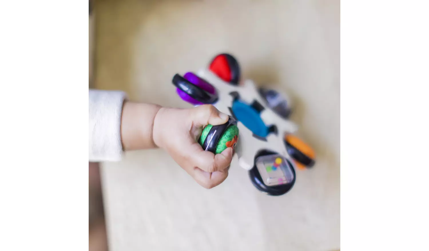 Baby Einstein Twist And Pop Clutch Toy