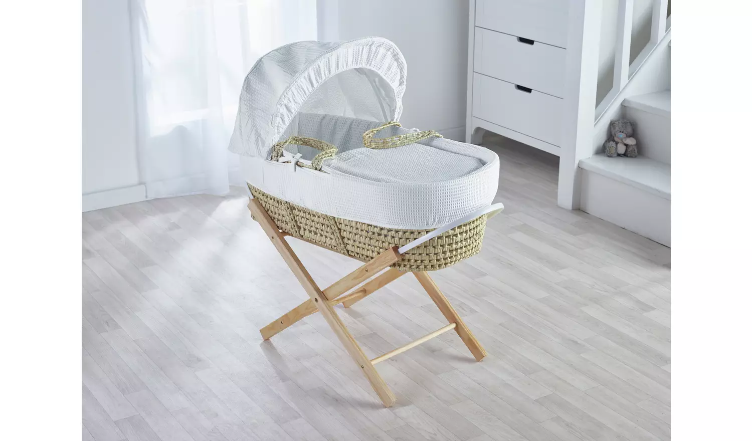 Kinder Valley Waffle Palm Moses Basket with Folding Stand
