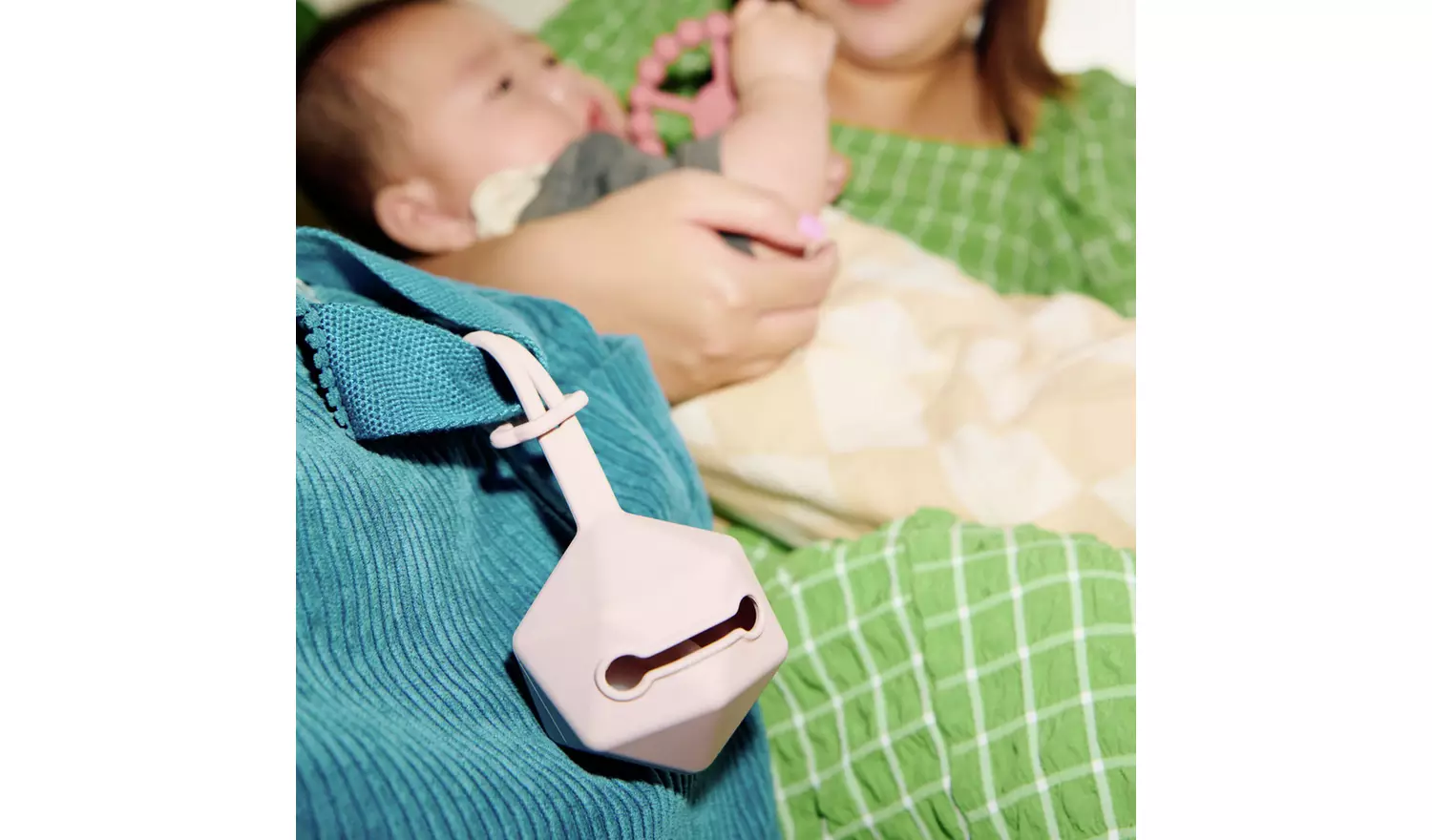 Tommee Tippee Silicone Dummy and Comfort Gift Set – Pink