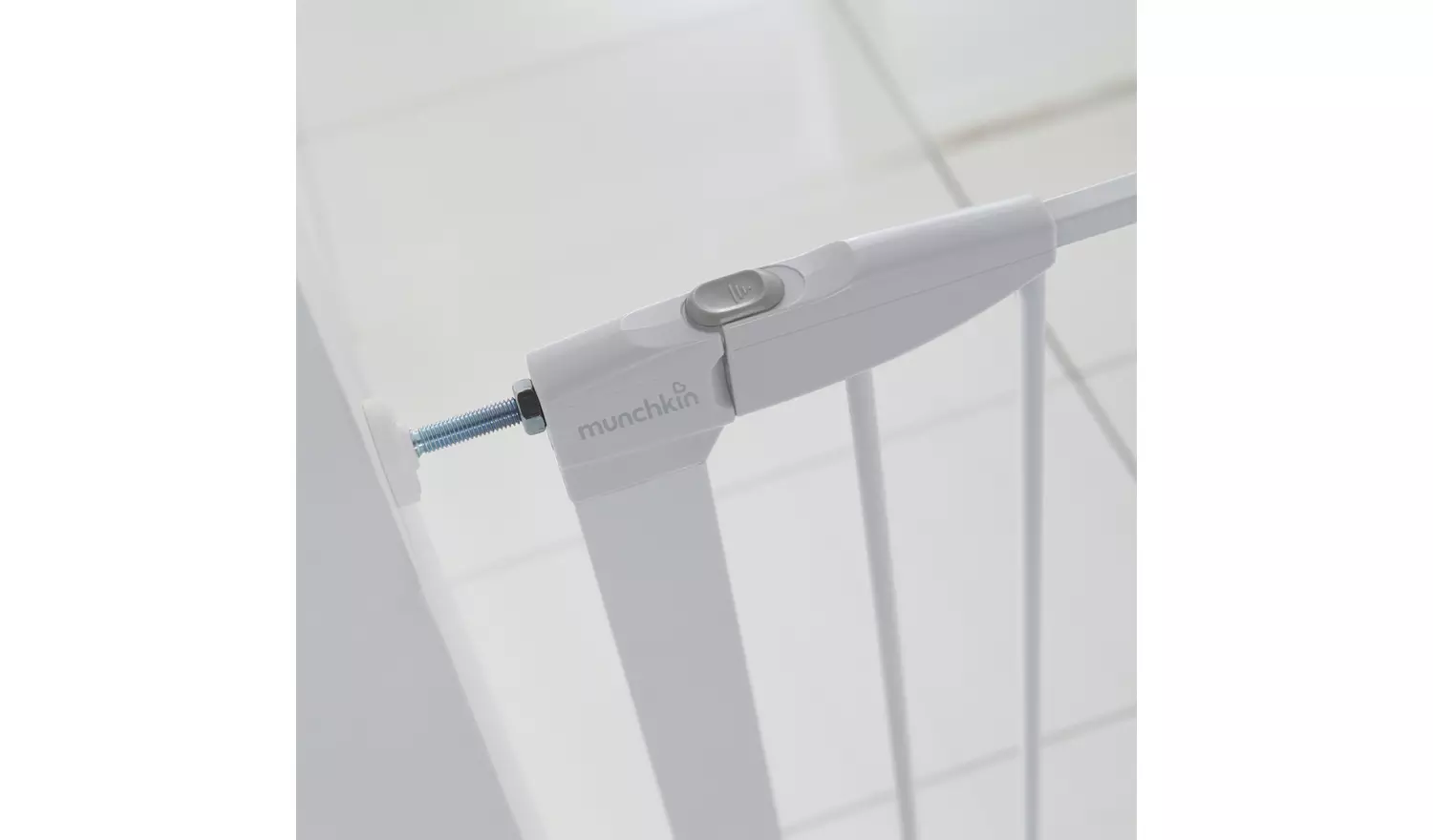 Munchkin Lindam Auto Close Safety Gate