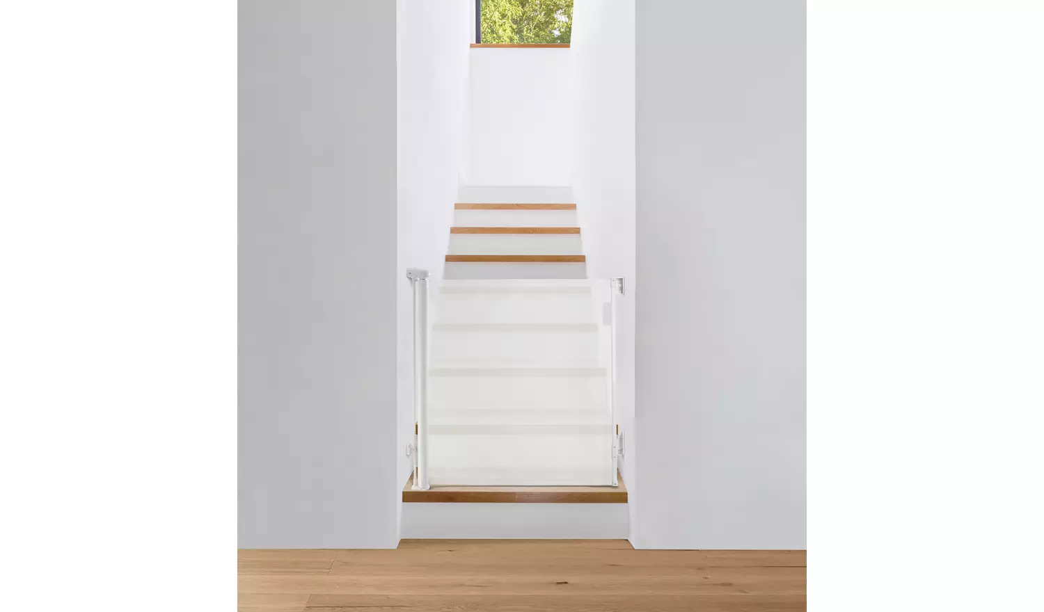 Dreambaby X-Tall Retractable Gate. Fits 60-140cm - White