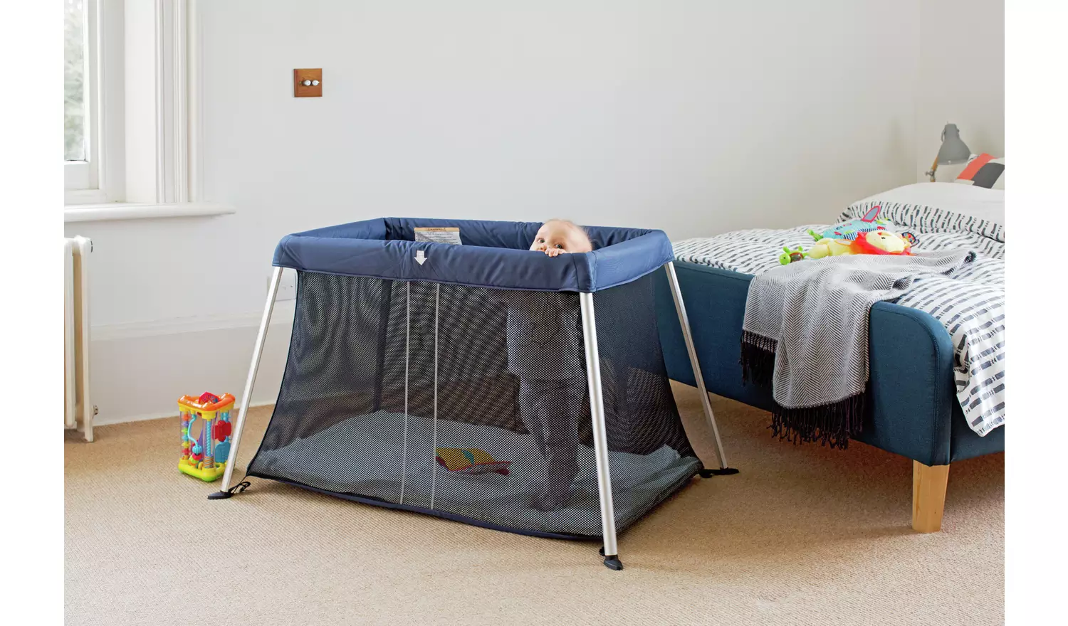 Cuggl Deluxe Superlight Travel Cot