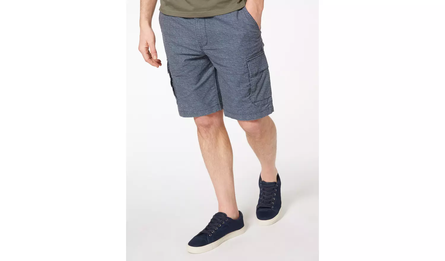 Blue Dot Print Cargo Shorts - 48