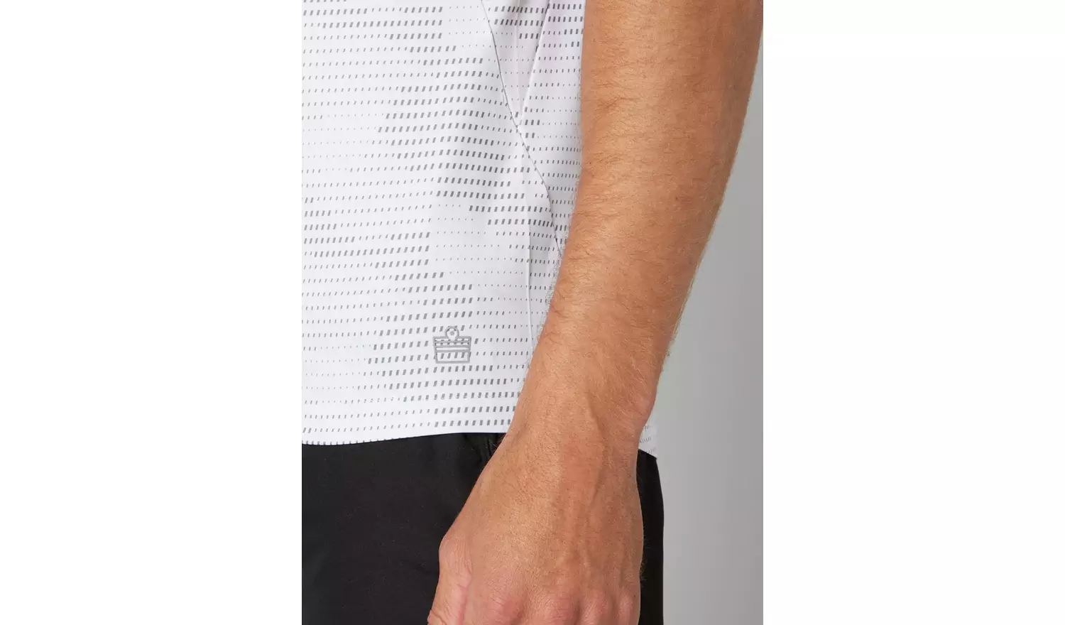 Admiral White Geometric Print T-Shirt - L