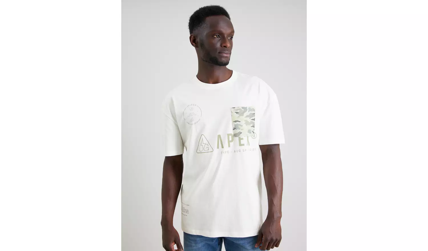 Cream Graphic T-Shirt With Camo Pocket - L