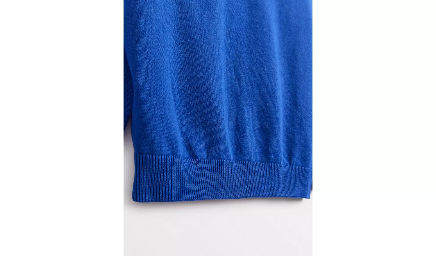 2 Pack Blue Unisex V-Neck Jumpers 8 years