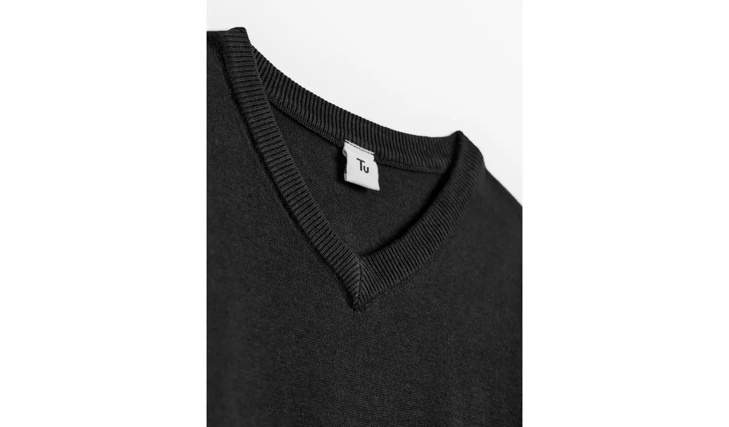 2 Pack Unisex Black V-Neck Jumpers 5 years