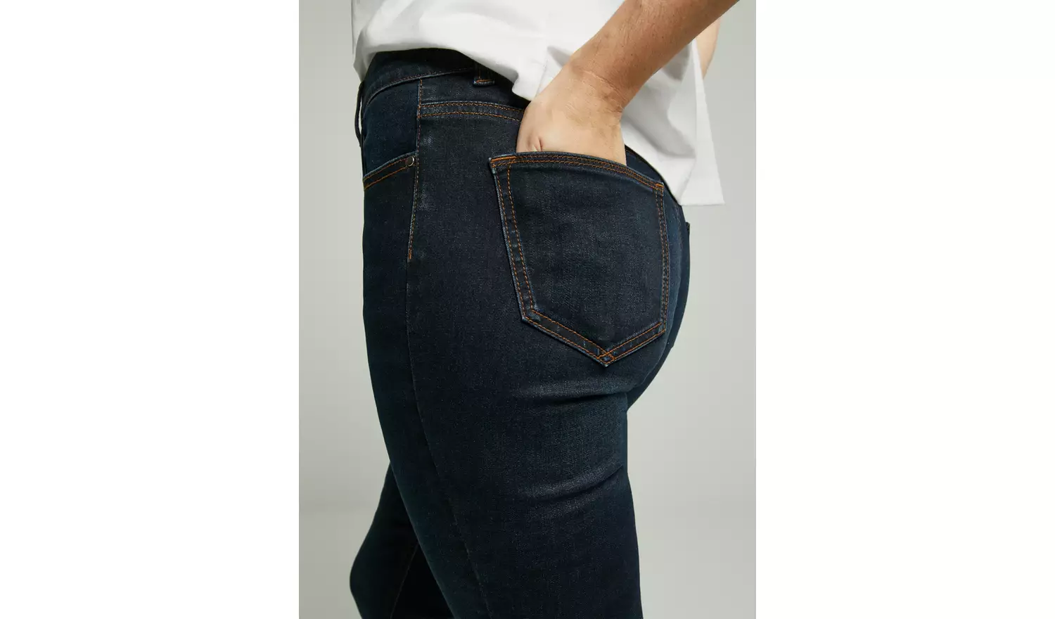 Dark Denim Skinny Jeans With Stretch 22L