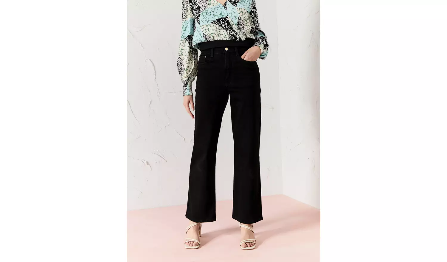 EVERBELLE Black Wash Slim Jeans 16