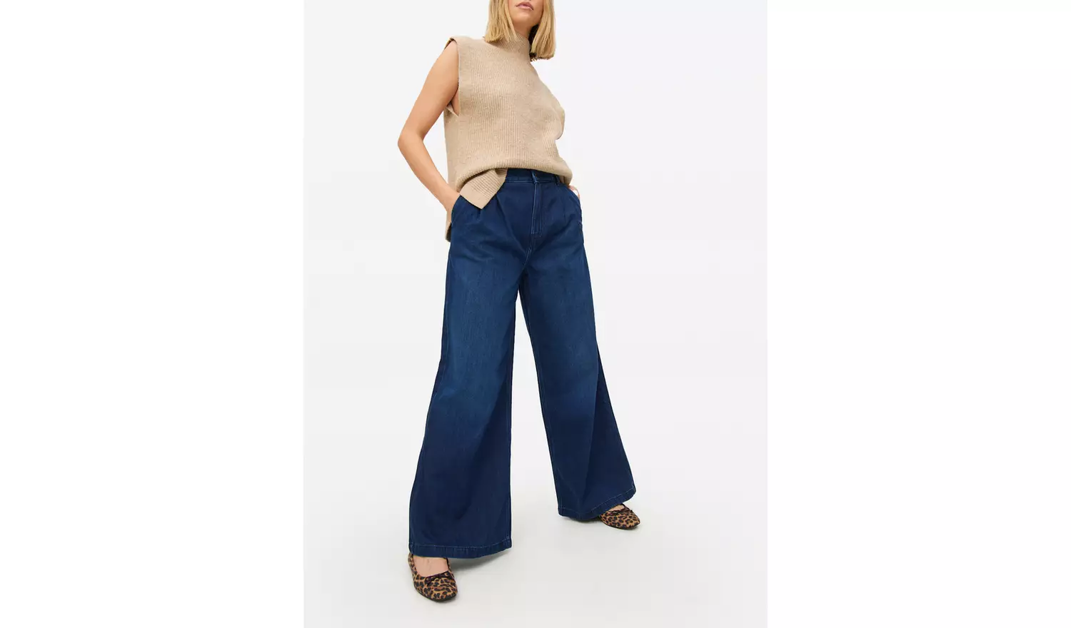 Dark Rinse Pleated Ultra Wide Leg Denim Jeans 8R
