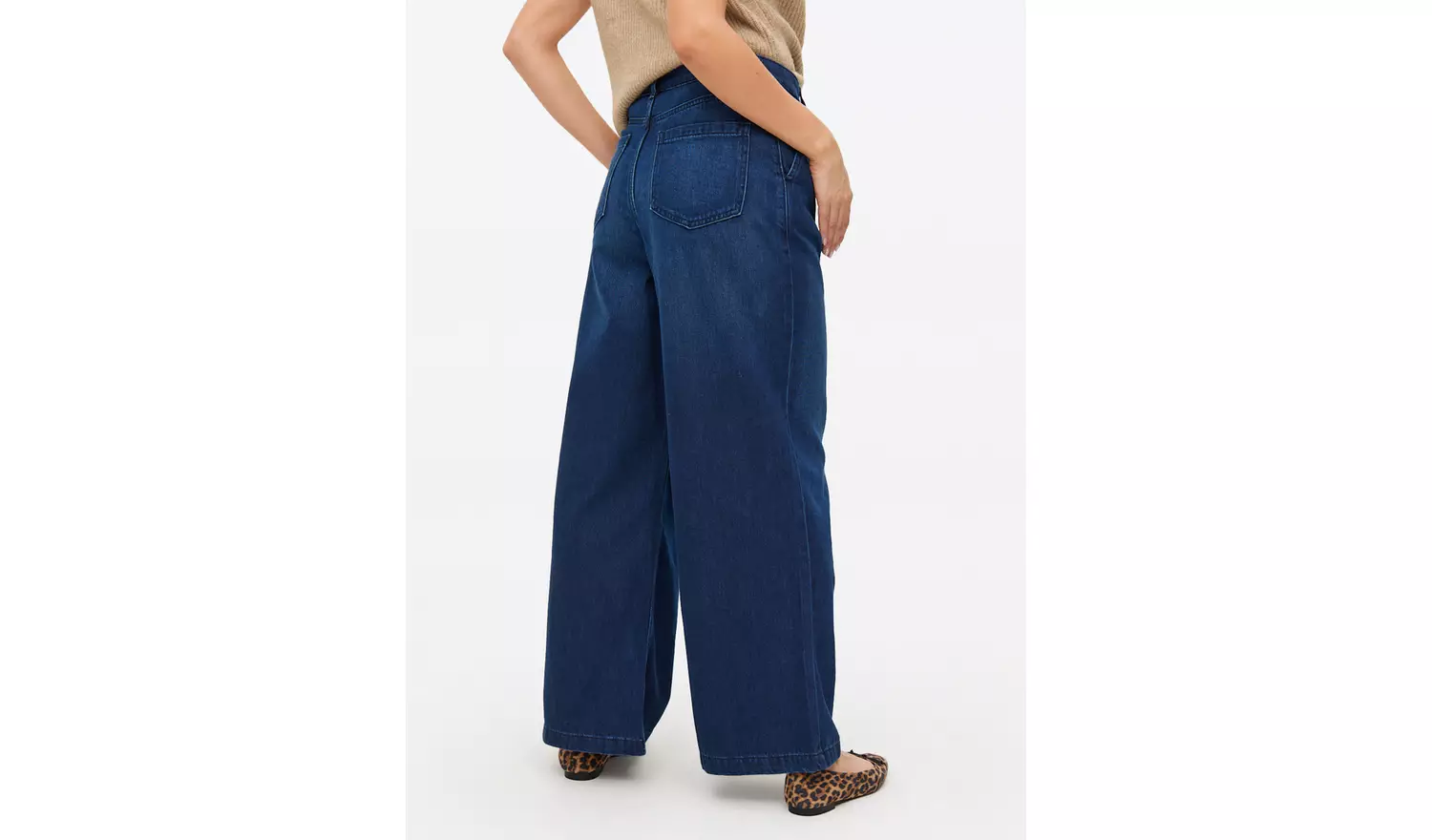 Dark Rinse Pleated Ultra Wide Leg Denim Jeans 10L