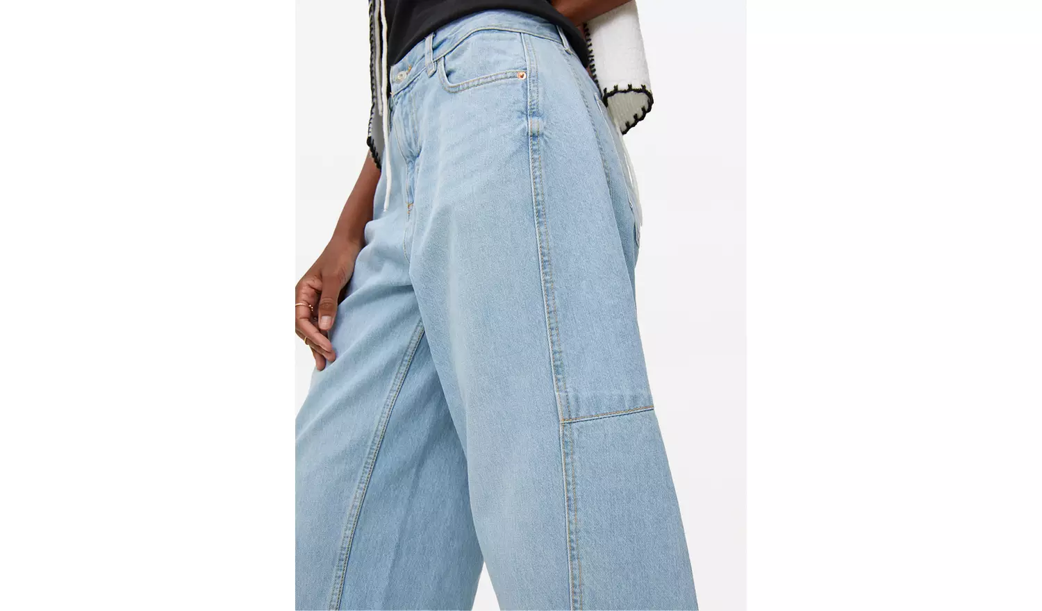 Light Wash Relaxed Denim Barrel Leg Jeans 10R