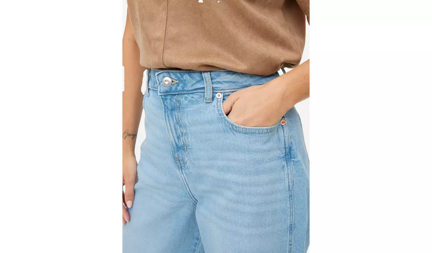 Light Denim Barrel Leg Jeans 14S