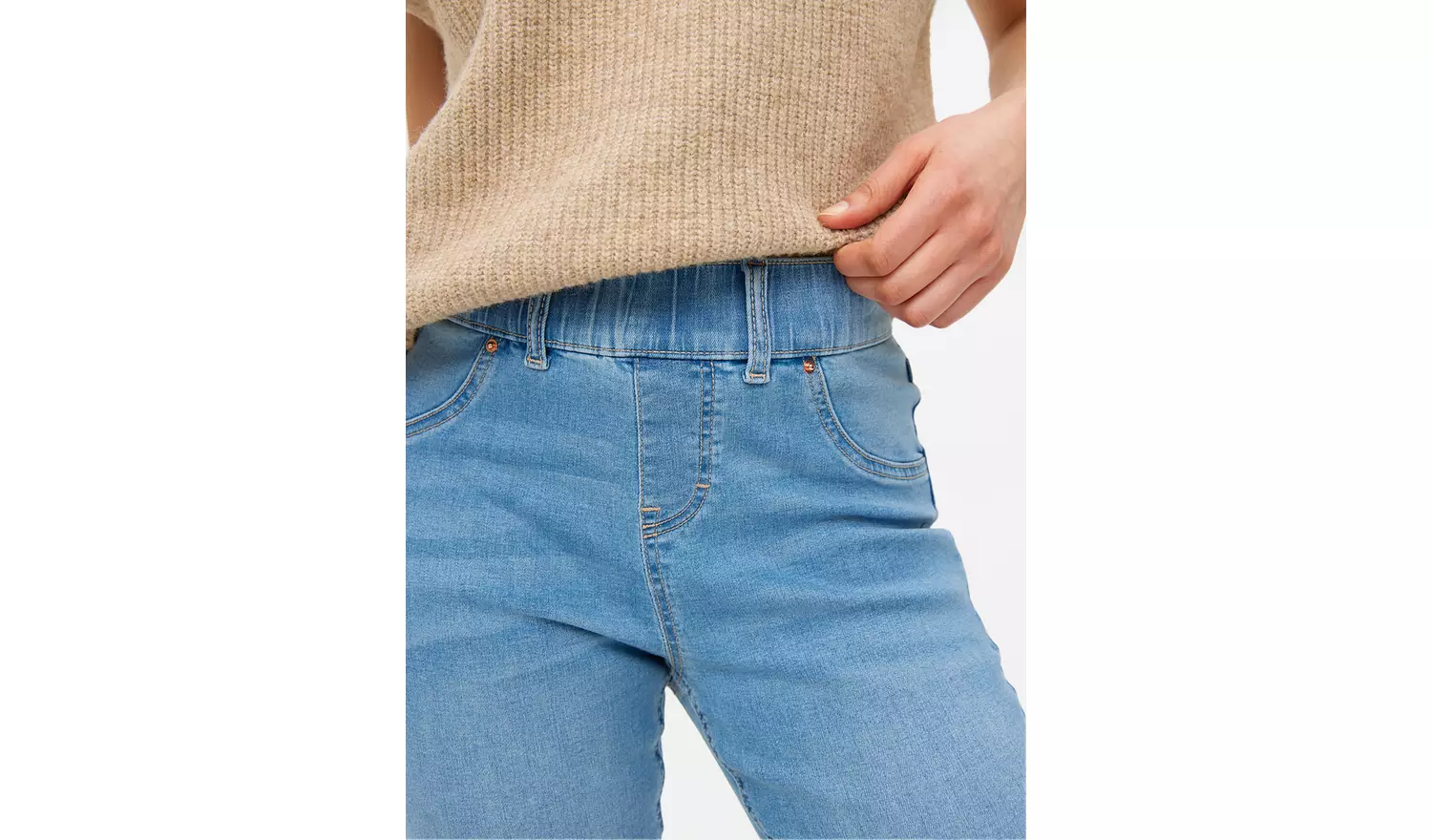 Light Wash Mid Rise Denim Jeggings14