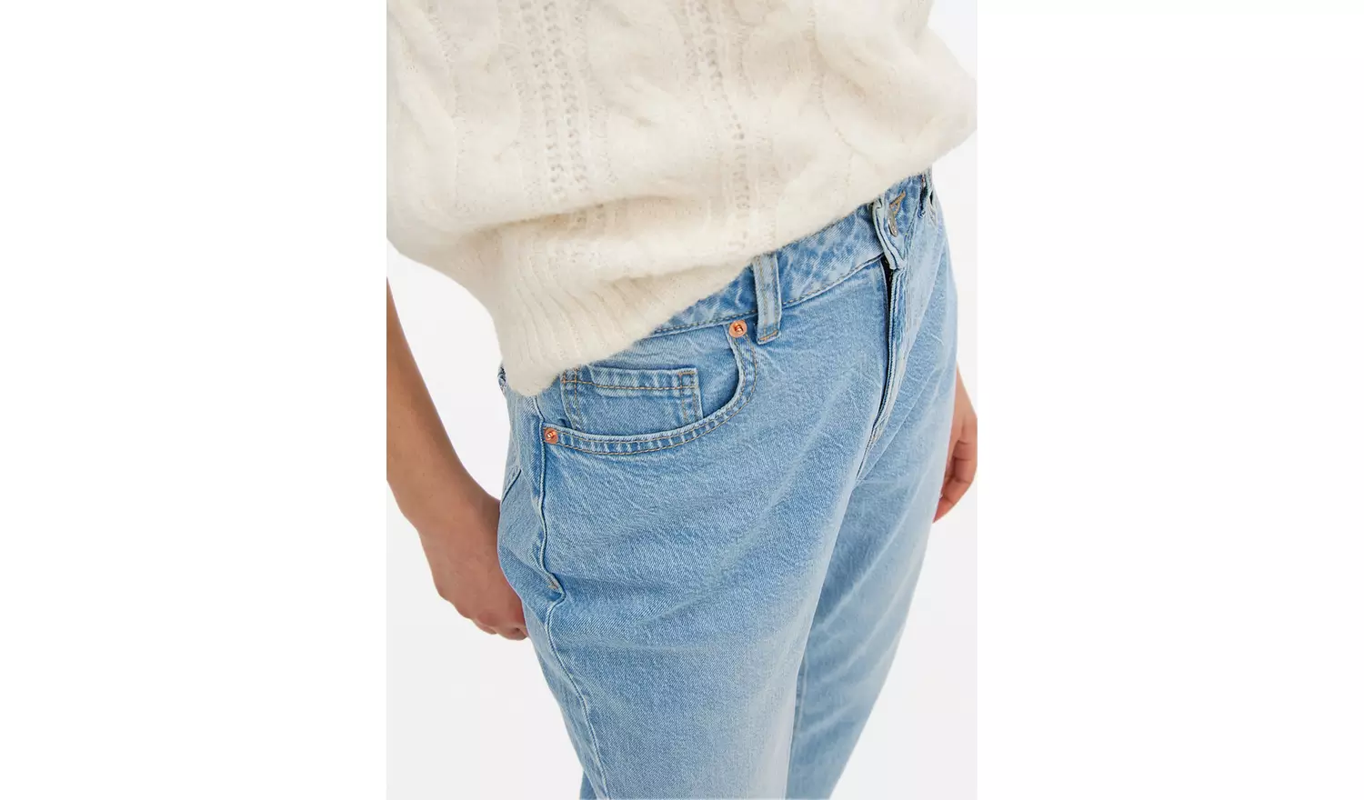 Light Rinse Denim High Rise Mom Jeans 10L