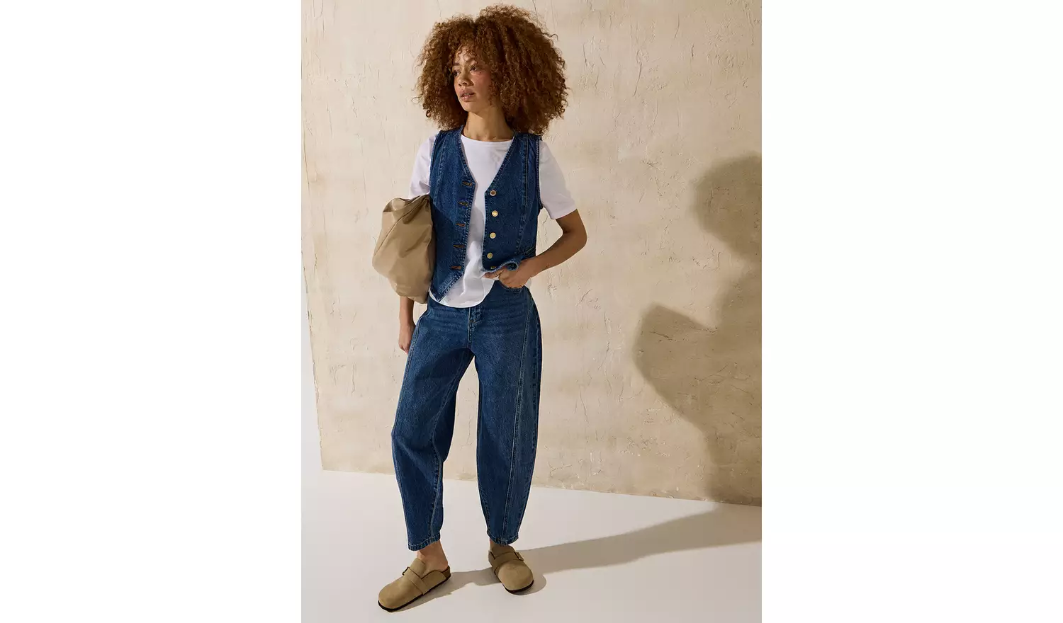 EVERBELLE Mid Washed Denim Barrel Leg Jeans 22