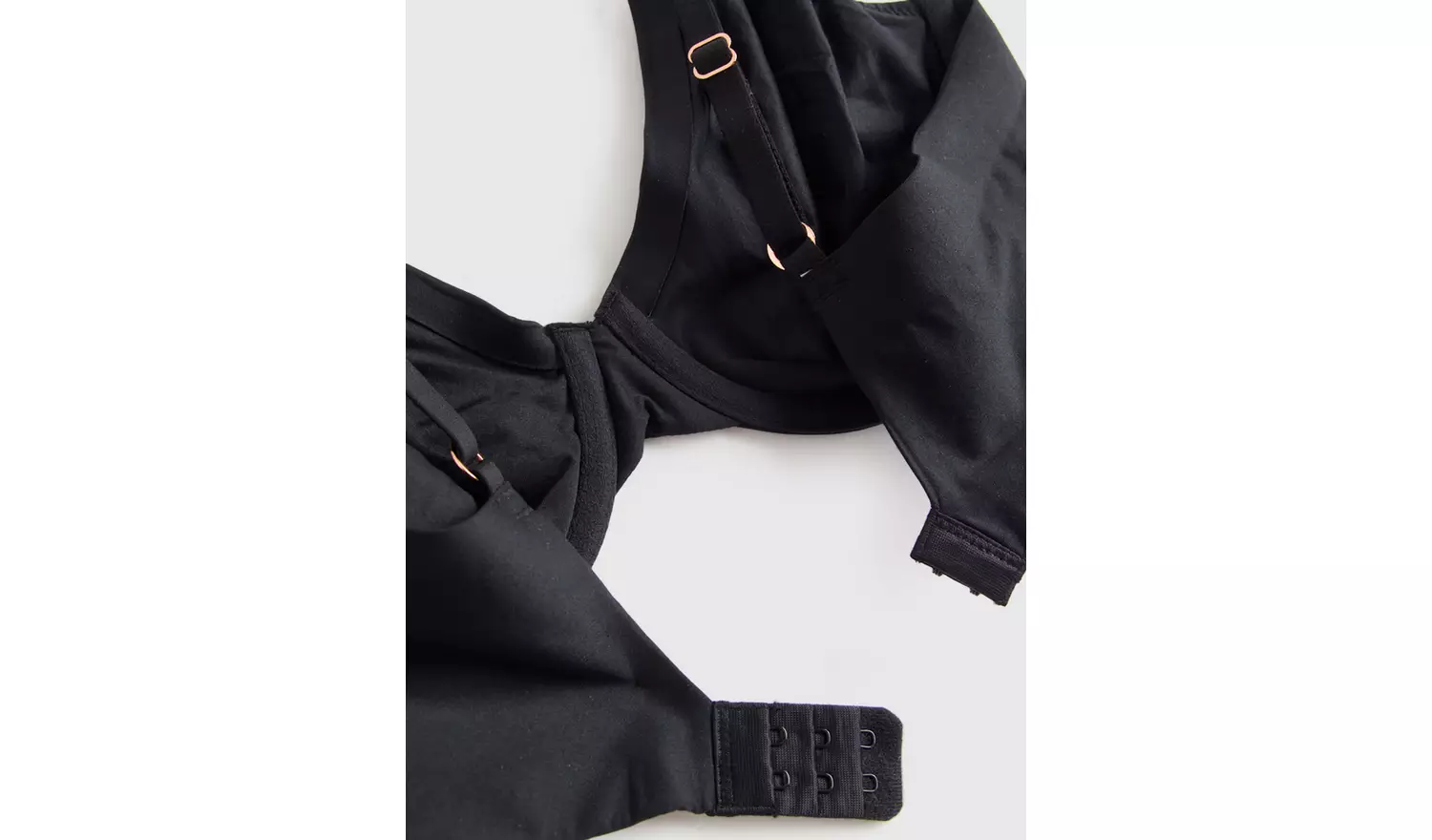 Flexform™ Black Non Padded Plunge Bra 36A