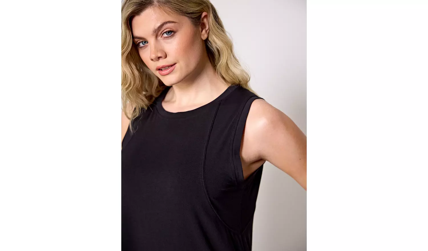 REAKTIV Black Swing Vest Top M