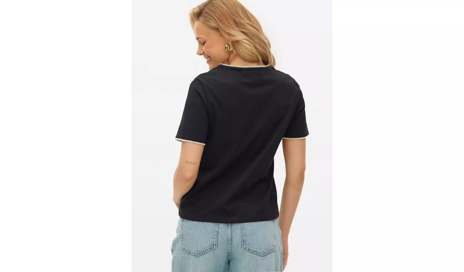 Black Mono Contrast Blanket Stitch T-Shirt 18