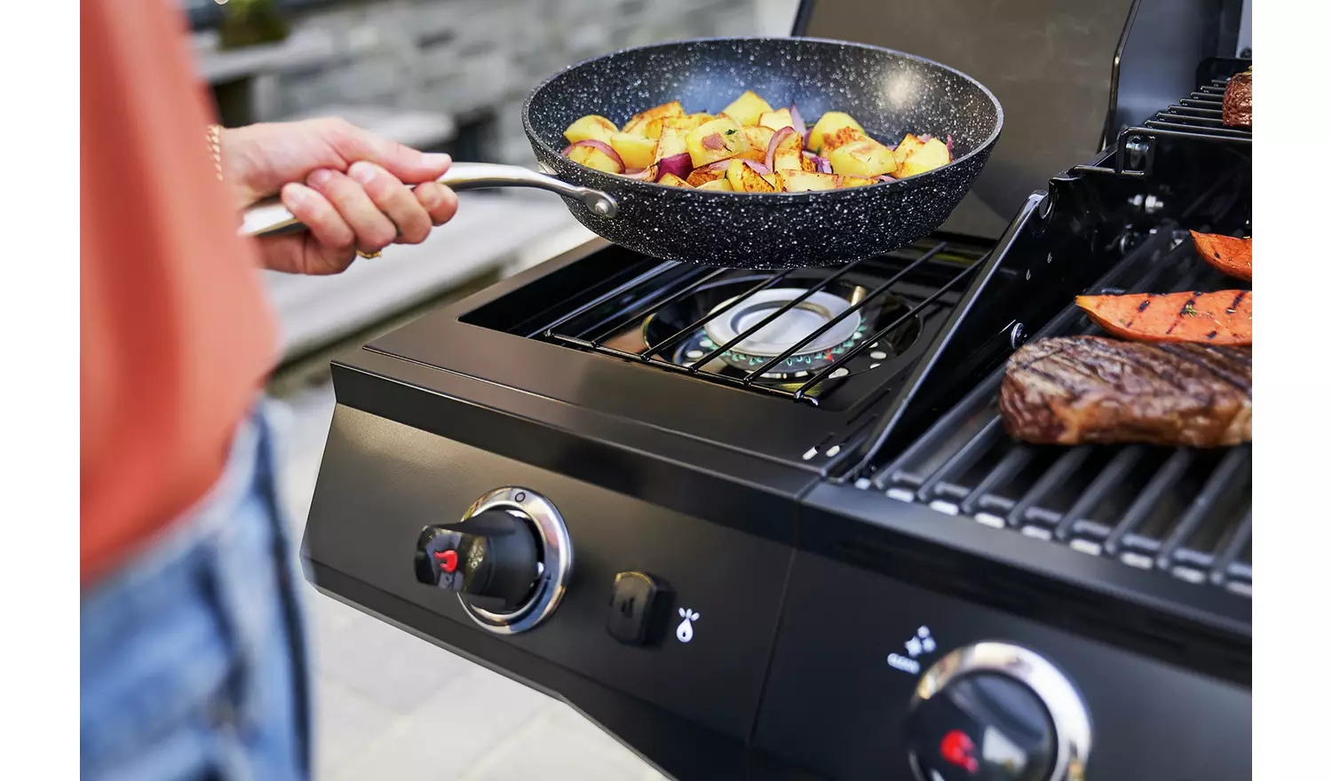 Charbroil Advantage Core 3 Burner Gas BBQ