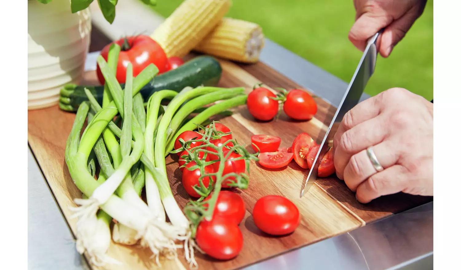 Outback Signature 6 Burner Hybrid Gas BBQ