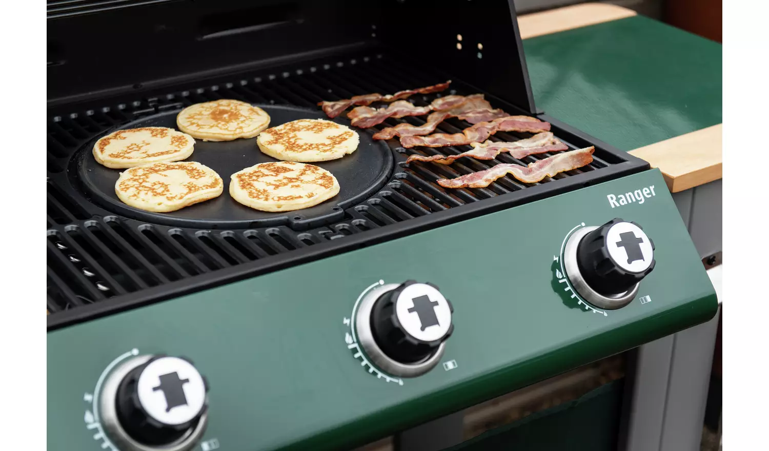 Outback Ranger 3 Burner Gas and Charcoal BBQ