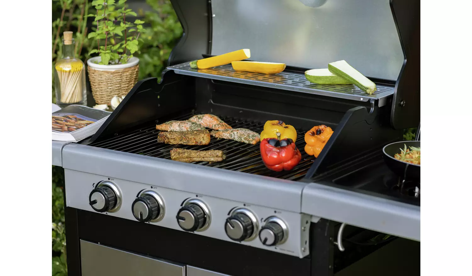 Argos Home Deluxe 4 Burner Gas BBQ