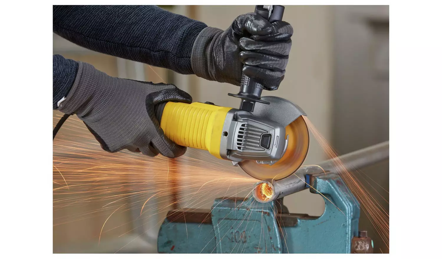 Stanley Fatmax FMEG210K-GB Corded Angle Grinder - 850W