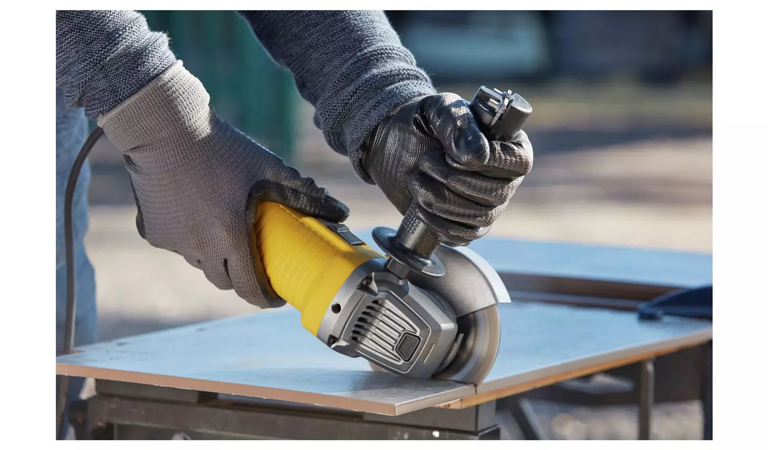 Stanley Fatmax FMEG210K-GB Corded Angle Grinder - 850W