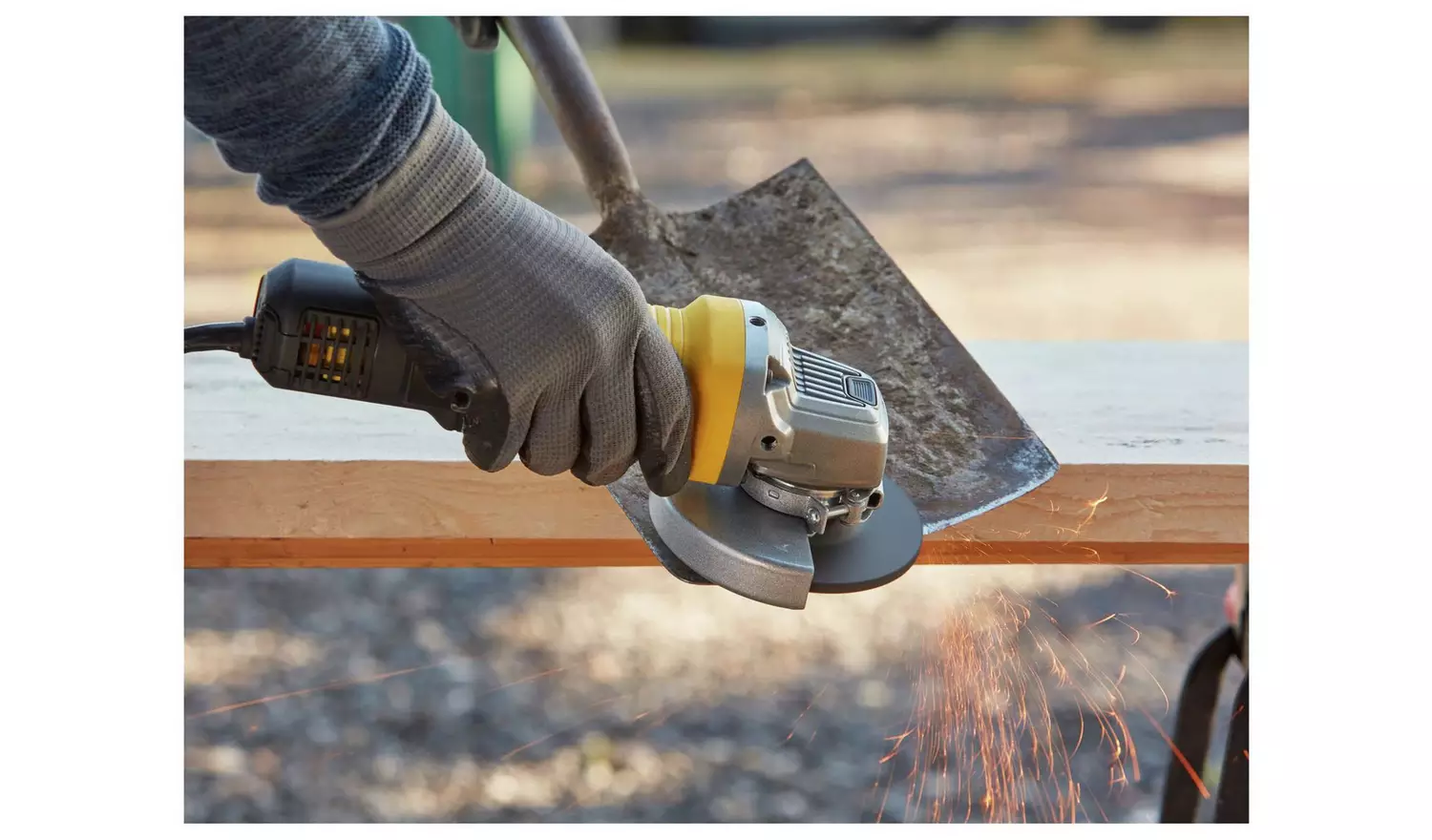 Stanley Fatmax FMEG210K-GB Corded Angle Grinder - 850W