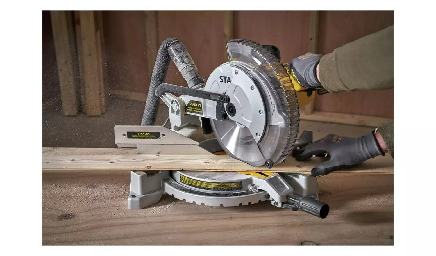 Stanley 1650W 254mm Compound Mitre Saw