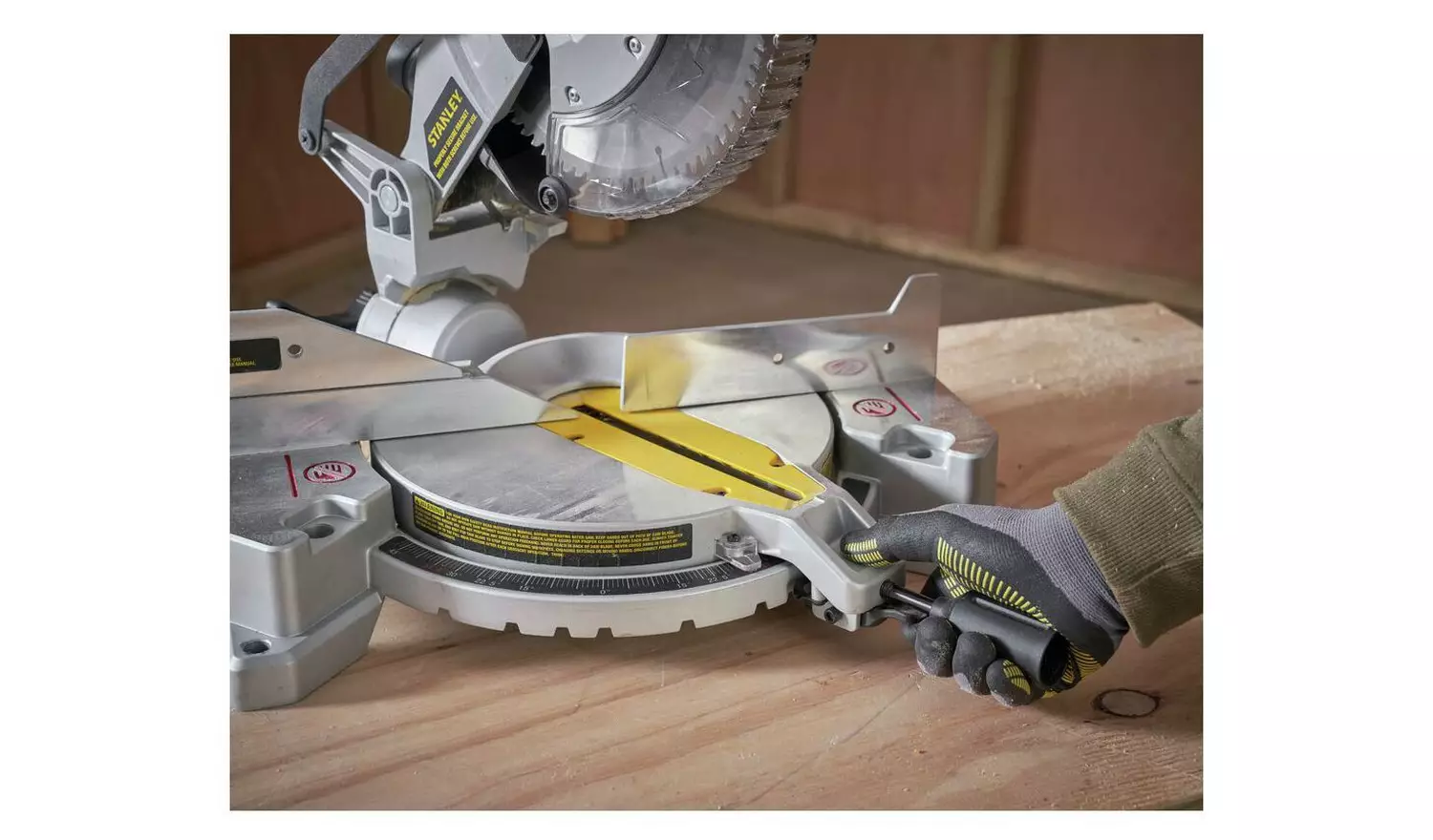 Stanley 1650W 254mm Compound Mitre Saw