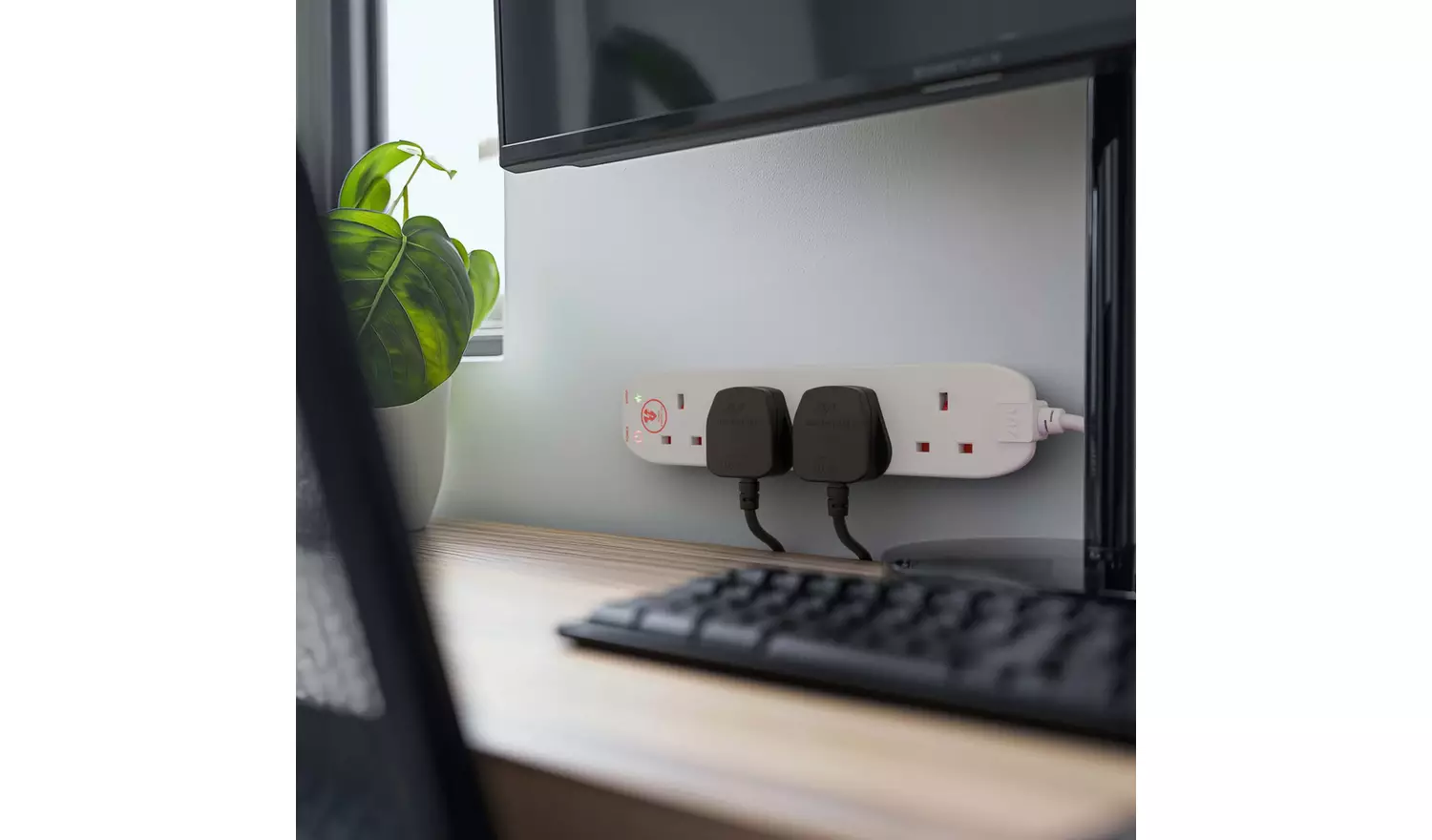 Masterplug 4 Socket 1m Surge Protected Extension Lead