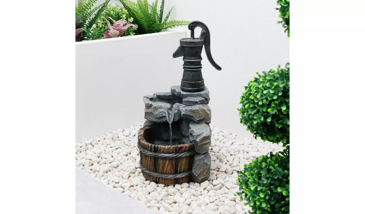 Streetwize Solar Powered Garden Water Feature Hand Pump Well